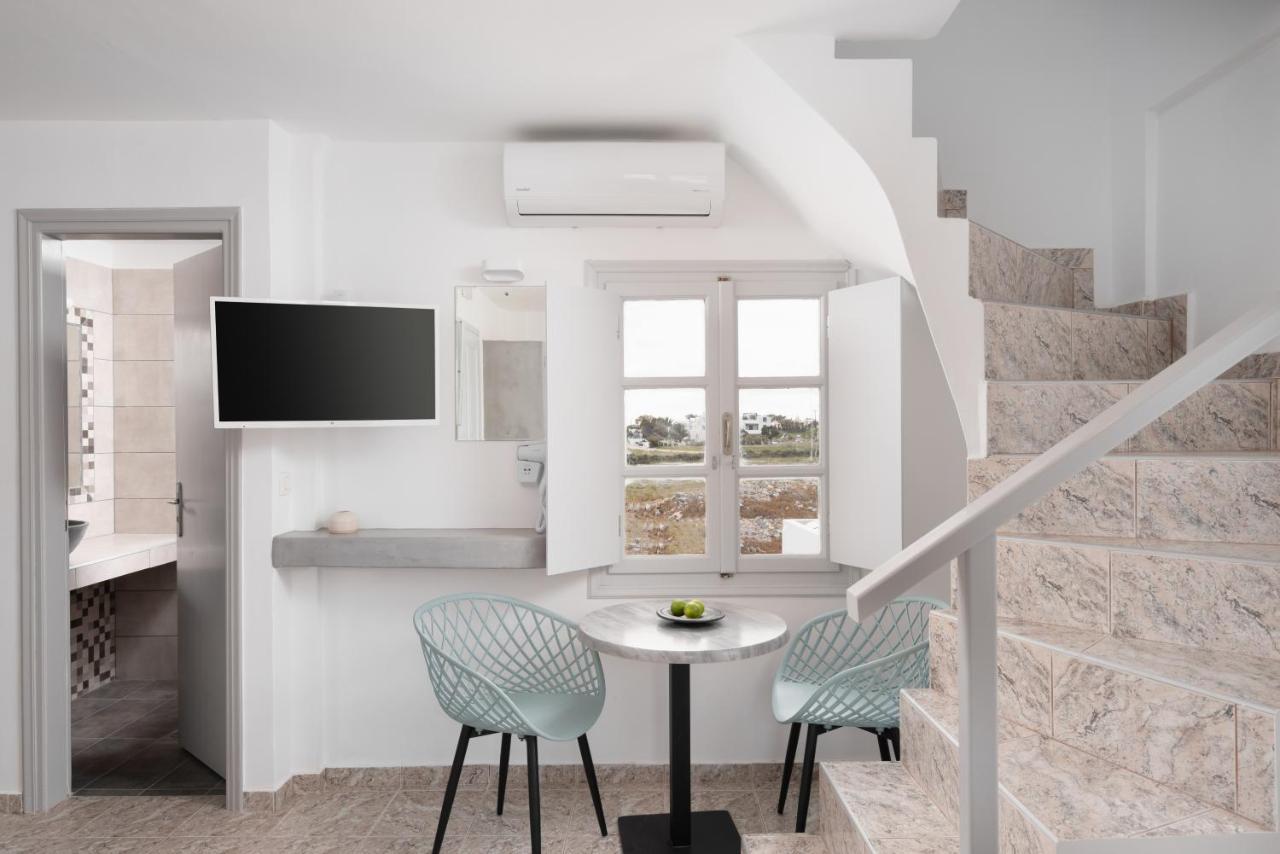 White Lily Suites & Lofts - Adults Only 16 Plus Perivolos  Exterior photo